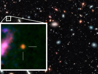 Abell 2733 là một cụm thiên hà quy mô lớn, nằm trong chòm sao Song Ngư, cách chúng ta khoảng 2,6 tỷ năm ánh sáng.