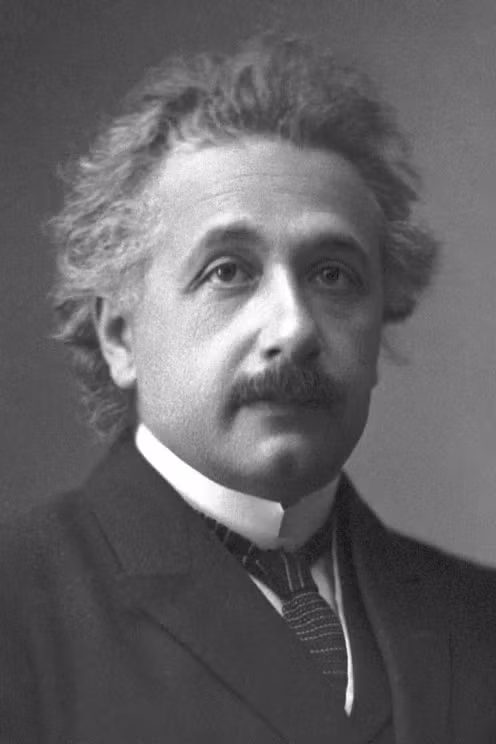 Tuy nhiên, sau đó, trong những thập kỷ tiếp theo, quan điểm chung đã dần áp đảo Einstein và ông quyết định từ bỏ hằng số vũ trụ. Ông coi đó là "sai lầm lớn nhất" trong sự nghiệp khoa học của mình. Tuy nhiên, điều này không đồng nghĩa với việc ông đã nhận thức được tất cả các khía cạnh của vũ trụ. Mặc dù ông đã từ bỏ hằng số vũ trụ, nhưng câu chuyện không kết thúc ở đó.