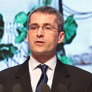 Ông Stefan B. Williams - giáo sư về người máy hàng hải tại Đại học Sydney (Úc) cho biết trên trang The Conversation rằng một vụ nổ có thể xảy ra do thiết bị điều chỉnh áp suất của tàu Titan bị hỏng.