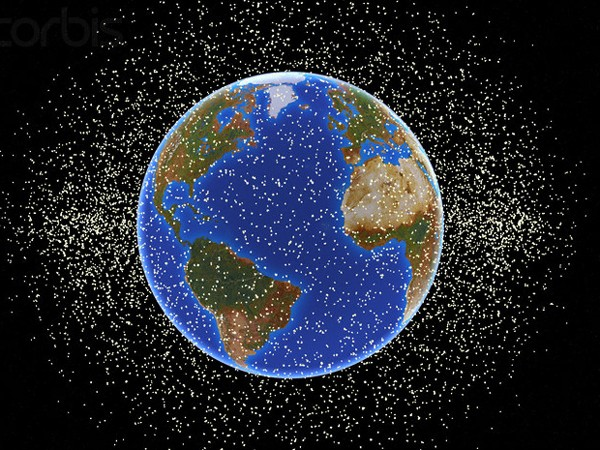 Việc đổ rác vào không gian sẽ gây ảnh hưởng đáng kể đến hệ sinh thái. Rác thải có thể gây tổn hại đến động, thực vật và vi sinh vật trong môi trường sống.