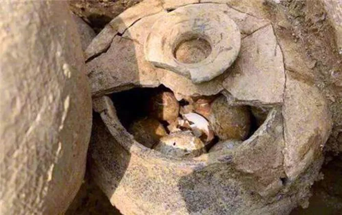 Những mộ cổ Trung Quốc được khai quật từ xa xưa đã giúp cho các nhà khảo cổ học khám phá nhiều điều thú vị về lịch sử và văn hóa nước này.