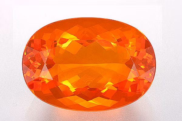 Việc tìm thấy một tảng đá opal lửa có màu đỏ máu là một phát hiện đáng kinh ngạc và đáng quý. Nó không chỉ đem lại giá trị kinh tế mà còn mang lại niềm vui và hứng thú cho nhóm công nhân.