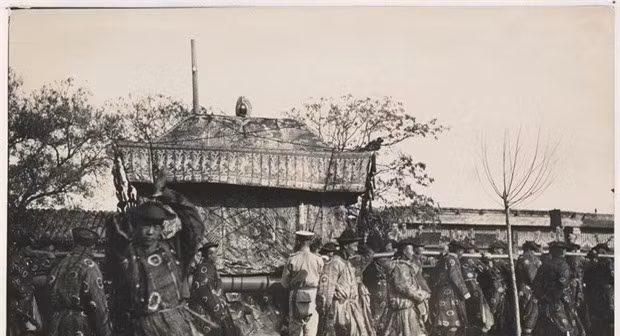 Sau khi bà qua đời, hàng loạt câu chuyện được truyền miệng và mang tính huyền bí đã xuất hiện, khiến nhiều người tò mò và sợ hãi. Dưới đây là một số hiện tượng kỳ bí quanh nó.