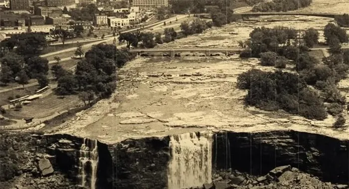 Tuy nhiên, người dân địa phương lo lắng rằng việc thác ngừng chảy có thể dẫn đến lũ lụt và ảnh hưởng đến ngành du lịch.