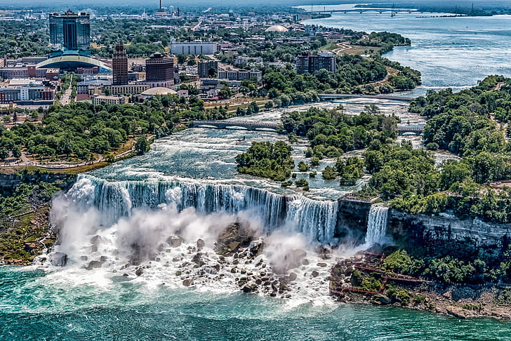  Thác nước Niagara, hay còn được gọi là thác Buffalo, đã từ lâu trở thành một trong những kỳ quan thiên nhiên nổi tiếng nhất thế giới.
