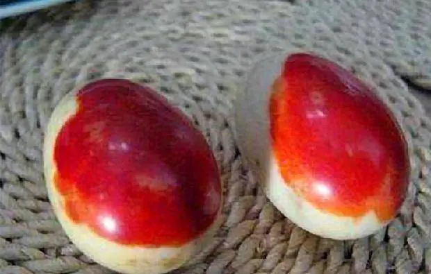 Tin tức về cặp đá này lan truyền và thu hút sự quan tâm của các chuyên gia và người sưu tập đá quý.