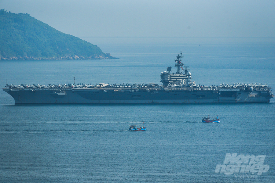 Chuyến thăm lần này diễn ra đúng dịp hai nước kỷ niệm 10 năm quan hệ đối tác toàn diện. Trước đó, vào các năm 2018, 2020 các tàu CVN-70, CVN-71 cùng của Hạm đội Thái Bình Dương đã đến thăm Đà Nẵng.