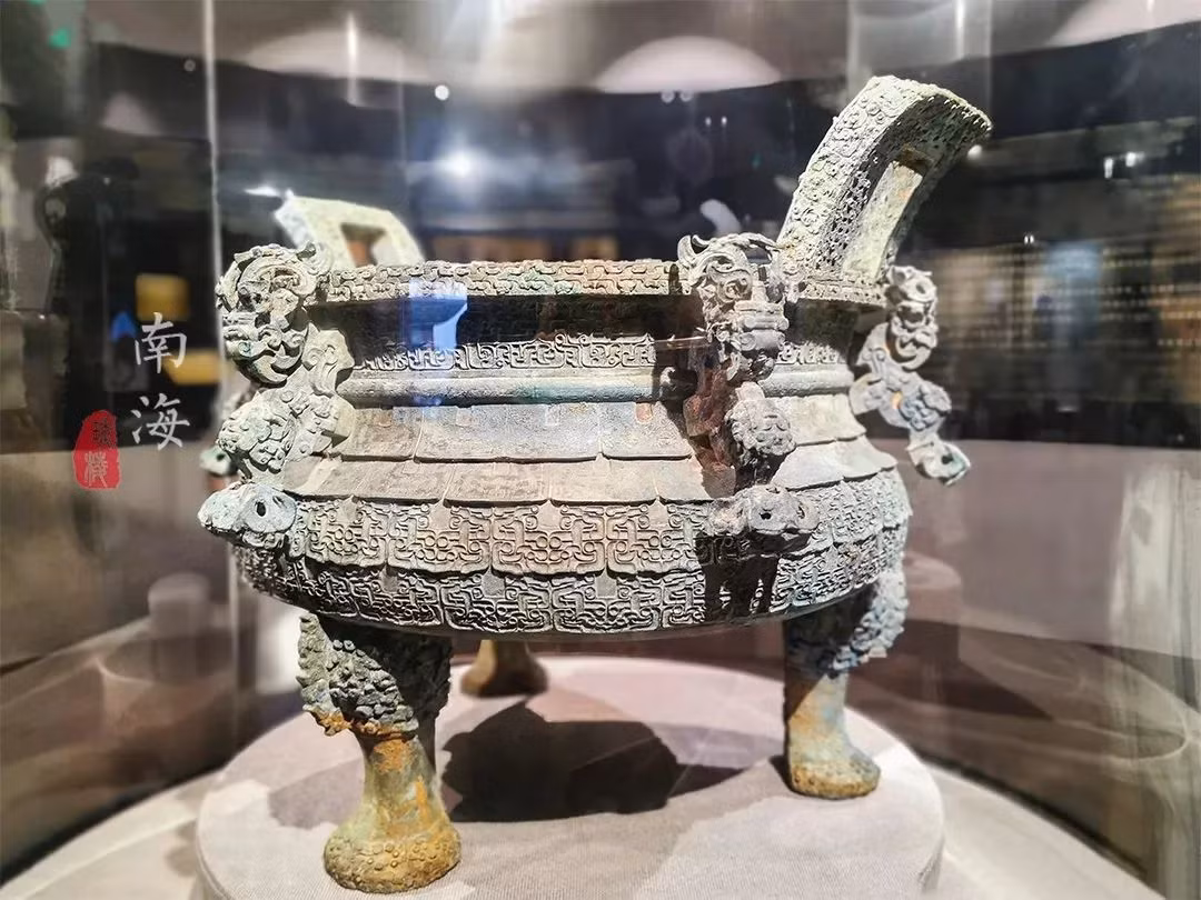 Chính nhờ sự kiện này mà các nhà khảo cổ đã tìm thấy ngôi mộ của con trai của Sở Trang vương. Trong số những di vật của Công tử Ngọ, chiếc đỉnh đồng với 6 con rồng vàng là một trong những vật phẩm quan trọng nhất.