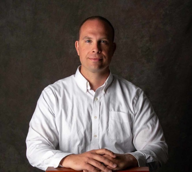 Theo cựu sĩ quan tình báo Mỹ David Charles Grusch cho rằng nước này có cả kho bộ phận và thiết bị từ những vật thể bay không xác định (UFO) và "không có nguồn gốc từ con người" đã rơi xuống trái đất.