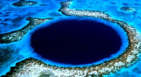 Một nhà thám hiểm khác, Victor Vescovo, đã lặn xuống Challenger Deep vào năm 2019 và tìm thấy túi nilon và vỏ kẹo dưới đáy biển, cho thấy tác động của con người.