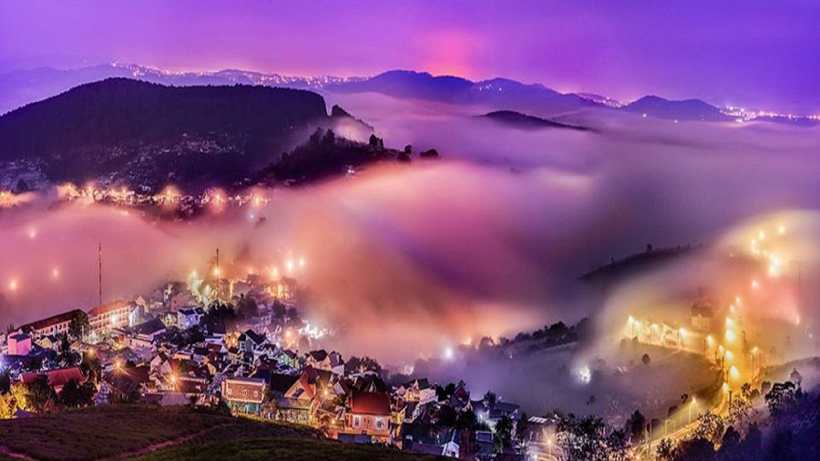 Đáng chú ý, trong danh sách 18 điểm du lịch thú vị này, Việt Nam có tới 2 địa điểm được nêu danh chính là: Thành phố Đà Lạt và Vịnh Lan Hạ.