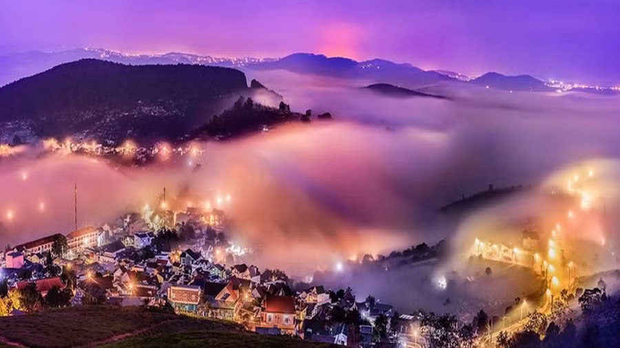 Đáng chú ý, trong danh sách 18 điểm du lịch thú vị này, Việt Nam có tới 2 địa điểm được nêu danh chính là: Thành phố Đà Lạt và Vịnh Lan Hạ.