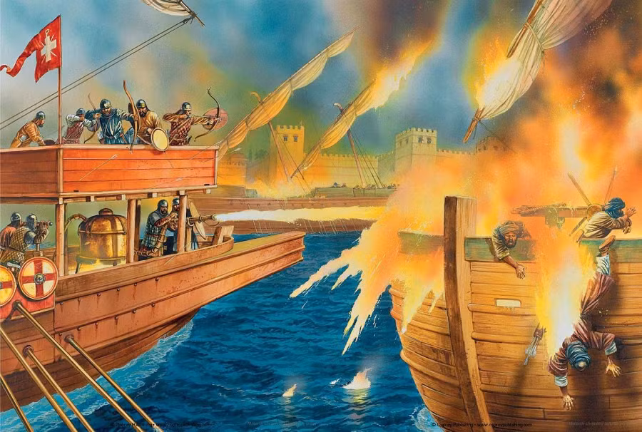 Lửa Hy Lạp đã đóng vai trò quan trọng trong các cuộc chiến của Đế chế Đông La Mã cho đến khi Constantinople sụp đổ vào năm 1453.