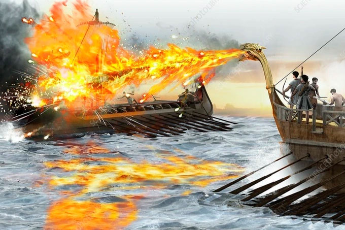 Vũ khí này được tạo ra vào thế kỷ thứ 7, có thể do một kiến trúc sư người Do Thái tên là Kallinikos phát minh. Khi Constantinople đang bị tấn công, Kallinikos đã tìm ra một hỗn hợp chất lỏng có khả năng tạo ra ngọn lửa hủy diệt.