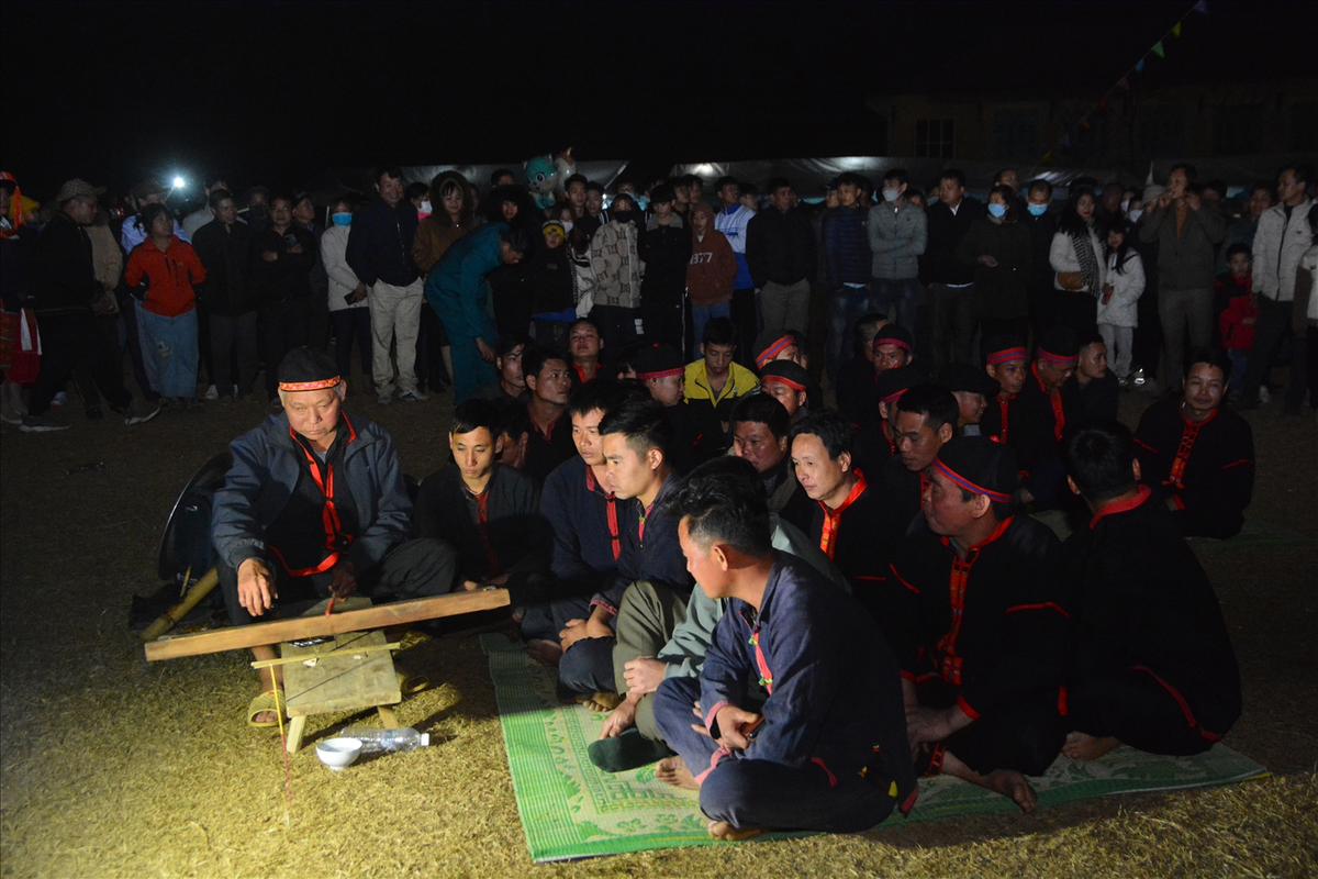 Lễ hội đã tồn tại và được tổ chức từ hàng trăm năm qua, truyền từ thế hệ này sang thế hệ khác.