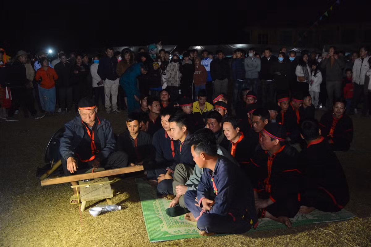 Lễ hội đã tồn tại và được tổ chức từ hàng trăm năm qua, truyền từ thế hệ này sang thế hệ khác.