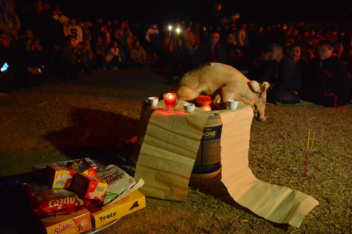 Nó là một phần không thể tách rời trong cuộc sống và tín ngưỡng của người Pà Thẻn, đóng góp vào việc duy trì và phát triển văn hóa và truyền thống của cộng đồng.