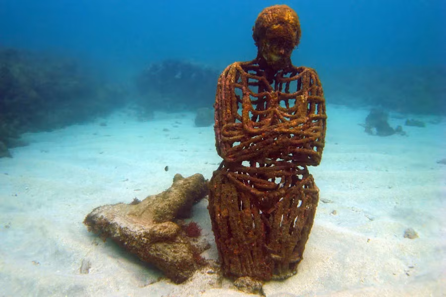 Mặc dù địa điểm tham quan dưới nước này rất độc đáo nhưng trông cũng khá rùng rợn.