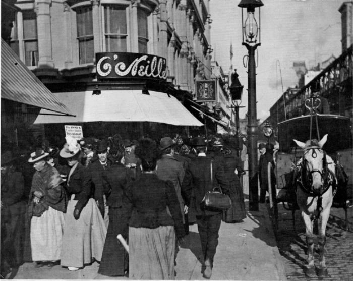 2. Năm 1901: Rất lâu trước khi người Mỹ có điều hòa không khí trong mỗi gia đình, Mỹ đã đối diện với một đợt nắng nóng tàn khốc vào đầu thế kỷ 20. Mặc dù không ghi nhận kỷ lục về nhiệt độ, nhưng sóng nhiệt lần này rất nguy hiểm vì kéo dài bất thường – diễn ra trong suốt 6 tuần vào tháng 6 và 7 năm 1901.