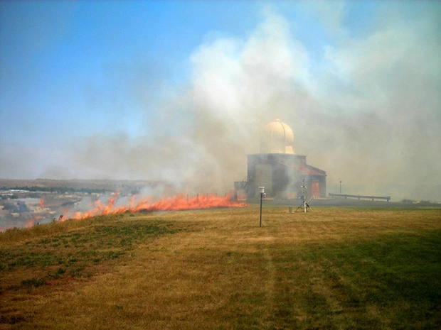Nắng nóng kéo theo hạn hán tồi tệ nhất ở Nga trong hơn 40 năm. Khoảng 9 triệu ha hoa màu bị thiệt hại, nhiều vụ cháy rừng ghi nhận khắp đất nước. Ước tính 56.000 người chết vì đợt nắng nóng kinh hoàng này.