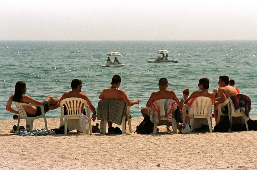 Ở nhiều nơi trải dài từ Canada đến Texas, lượng mưa đã giảm xuống 40% so với mức trung bình trong những tháng mùa hè. Từ tháng 3 đến tháng 5, Des Moines, bang Iowa, thường nhận hơn 9 giờ mưa. Năm 1988, lượng mưa ở đây chỉ bằng 30% mức trung bình.