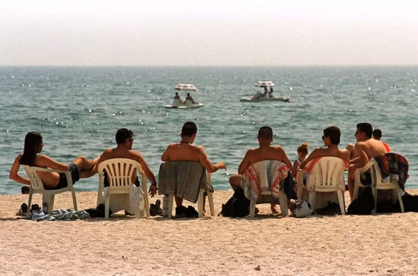 Ở nhiều nơi trải dài từ Canada đến Texas, lượng mưa đã giảm xuống 40% so với mức trung bình trong những tháng mùa hè. Từ tháng 3 đến tháng 5, Des Moines, bang Iowa, thường nhận hơn 9 giờ mưa. Năm 1988, lượng mưa ở đây chỉ bằng 30% mức trung bình.