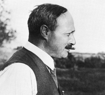 George de Hevesy, nhà hóa học người Hungary, đã được trao giải Nobel Hóa học năm 1943 và tiếp tục làm việc tại Đại học Stockholm sau khi trốn khỏi Đan Mạch.