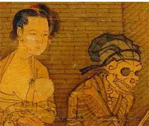 Tuy nhiên, khi quan sát kỹ lưỡng, sẽ xuất hiện những chi tiết kỳ quái và ma mị. Người xem sẽ phát hiện rằng nhân vật trung tâm trong tranh là một bộ xương mặc quần áo, ngồi thoải mái.