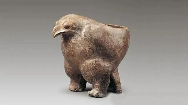 Đào Ưng Đỉnh là một bảo vật quý giá thuộc Văn hóa Yangshao (còn được gọi là Văn hóa Ngưỡng Thiều), một giai đoạn quan trọng trong lịch sử Trung Quốc cổ đại.