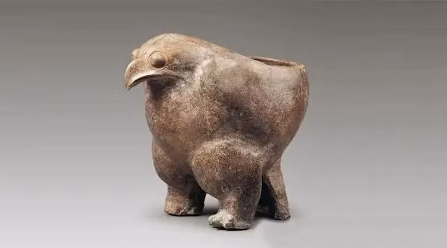 Đào Ưng Đỉnh là một bảo vật quý giá thuộc Văn hóa Yangshao (còn được gọi là Văn hóa Ngưỡng Thiều), một giai đoạn quan trọng trong lịch sử Trung Quốc cổ đại.