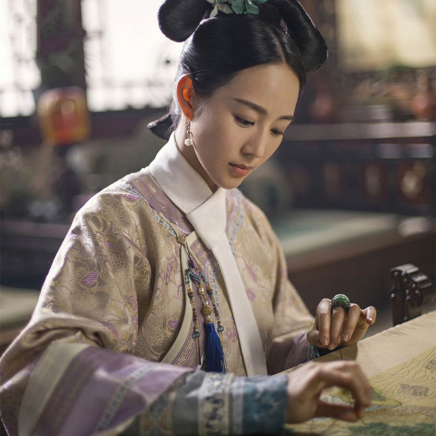 Được biết, Du Quý Phi thuộc dòng họ Kha Lý Diệp Đặc, xuất thân không cao quý, nhưng điều đó không làm giảm đi giá trị và sự tôn trọng mà bà nhận được trong triều đại Thanh.