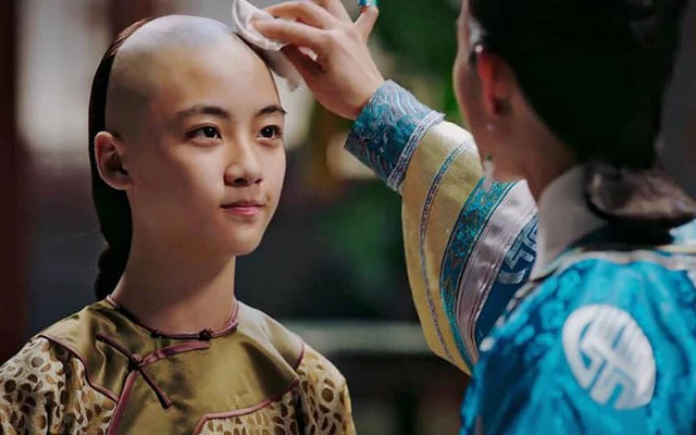 Du Quý Phi không chỉ là một phi tần, mà còn là người phụ nữ thông minh và tài giỏi. Bà đã sinh cho Hoàng đế một hoàng tử tài đức vẹn toàn, được đặt tên là Ngũ A Ca Vĩnh Kỳ.