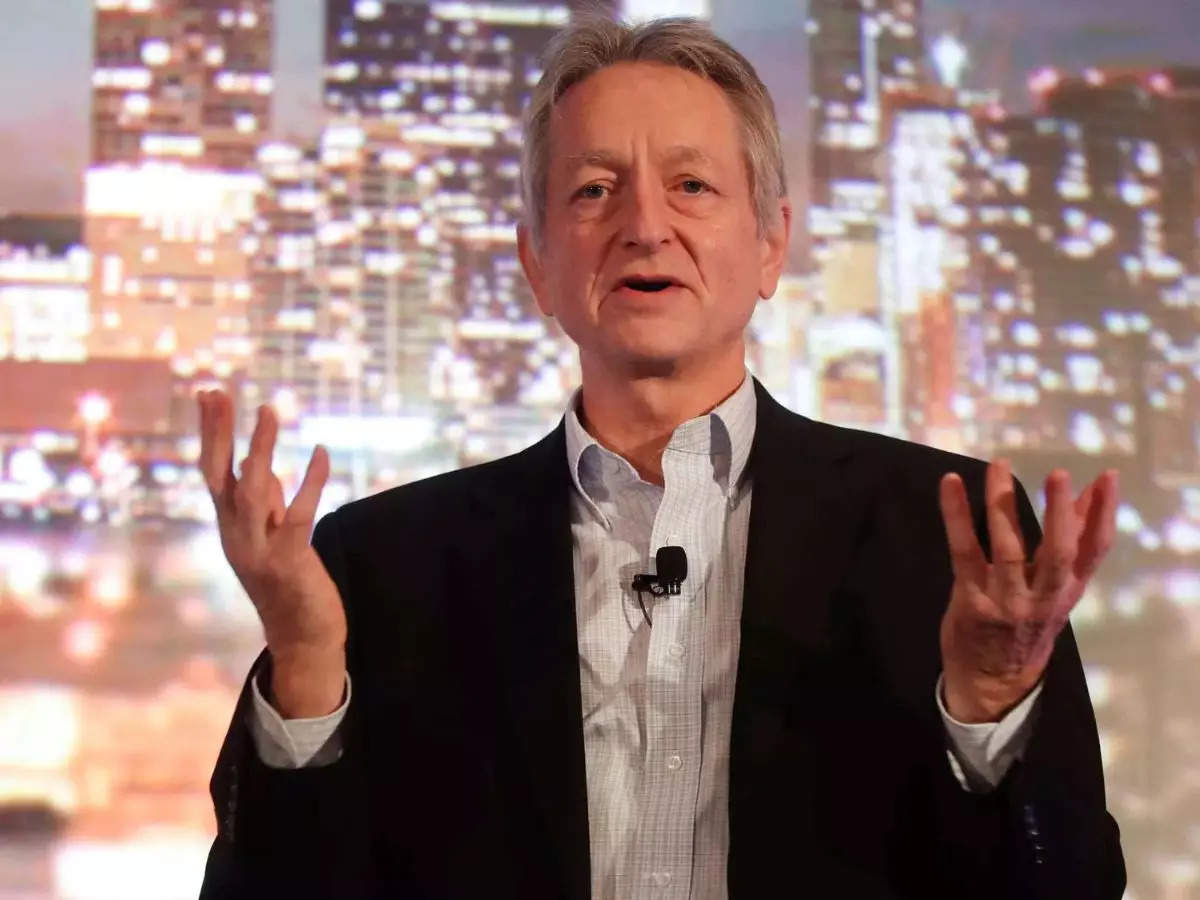 Ông Geoffrey Hinton đã tuyên bố rút khỏi Google sau hơn một thập kỷ công tác để có thể tự do cảnh báo về nguy cơ tiềm ẩn của AI đối với con người.