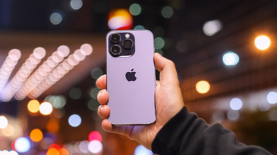  4. Hỗ trợ phần mềm tốt: Apple không chỉ cải tiến phần cứng của camera mà còn tập trung phát triển phần mềm, giúp cho việc sử dụng camera trên iPhone 14 Pro Max trở nên dễ dàng hơn bao giờ hết. Người dùng có thể truy cập nhanh chóng và dễ dàng vào các tính năng khác nhau của camera, từ chế độ chụp hình cơ bản đến chế độ chụp chân dung chuyên nghiệp.