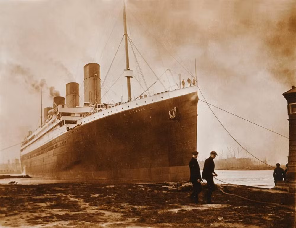 Những nhân chứng sống sót kể về những trải nghiệm kinh hoàng mà họ đã trải qua khi tàu chìm. Titanic vẫn được coi là biểu tượng của thành tựu công nghệ hàng hải, nhưng chính công nghệ tiên tiến và kiêu ngạo của con tàu là nguyên nhân dẫn đến sự đắm tàu dưới đáy đại dương.