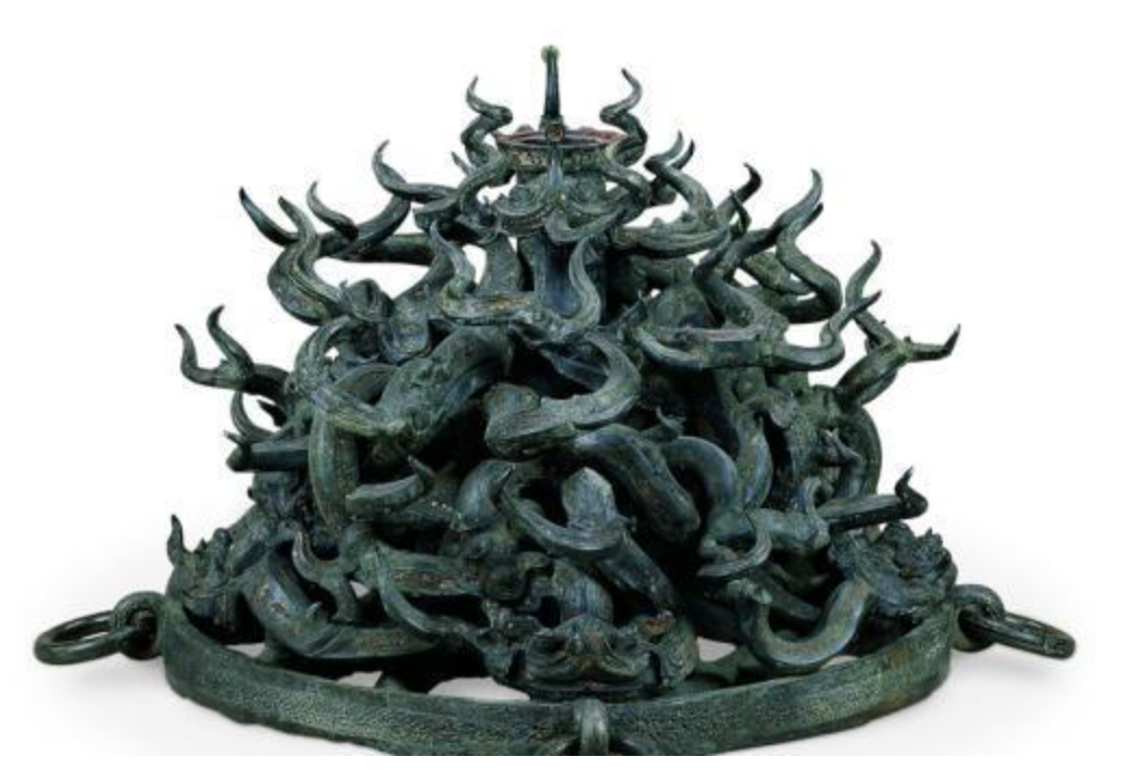 Điều đáng chú ý là đế trống Tăng Hầu Ất không thể sao chép hoặc phục chế. Nhiều chuyên gia luyện kim đã cố gắng, nhưng không ai thành công. Quy trình đúc đồng của nó được cho là sử dụng phương pháp đúc sáp lạc, một phương pháp đòi hỏi sự khéo léo và kỹ năng cao của thợ thủ công cổ Trung Quốc.