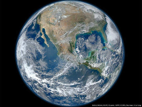 Martin Mlynczak, nhà vật lý khí quyển tại Trung tâm Nghiên cứu Langley thuộc Cơ quan hàng không vũ trụ Mỹ (NASA) cho biết tầng trung lưu và vùng dưới của tầng nhiệt quyển đã co lại khoảng 1.300 m từ 2002-2019.