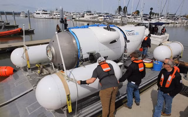 Trong trường hợp vỏ tàu Titan gặp vấn đề, hiện tượng "co sập" sẽ xảy ra và tàu sẽ bị ép nát trong một khoảng thời gian rất ngắn, gây tử vong ngay lập tức cho hành khách trên tàu.