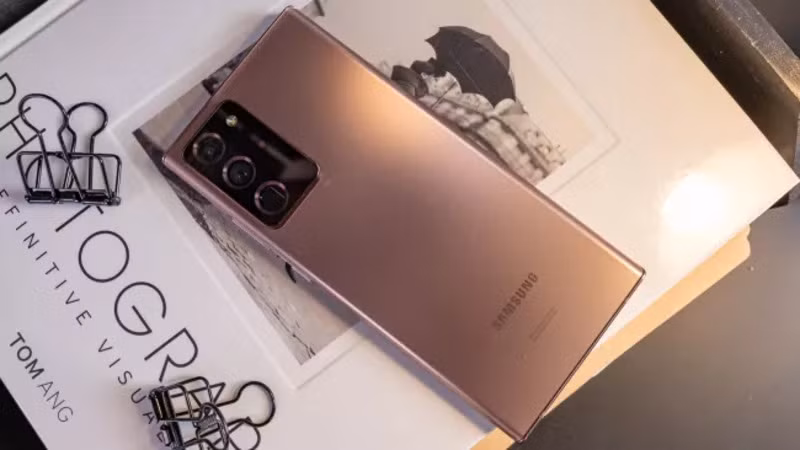 Nhiều chủ sở hữu Galaxy Note 20 Ultra đã xác nhận rằng Samsung đã cam kết thay miễn phí màn hình OLED và cả pin cho điện thoại của họ, mặc dù thời hạn bảo hành đã hết.