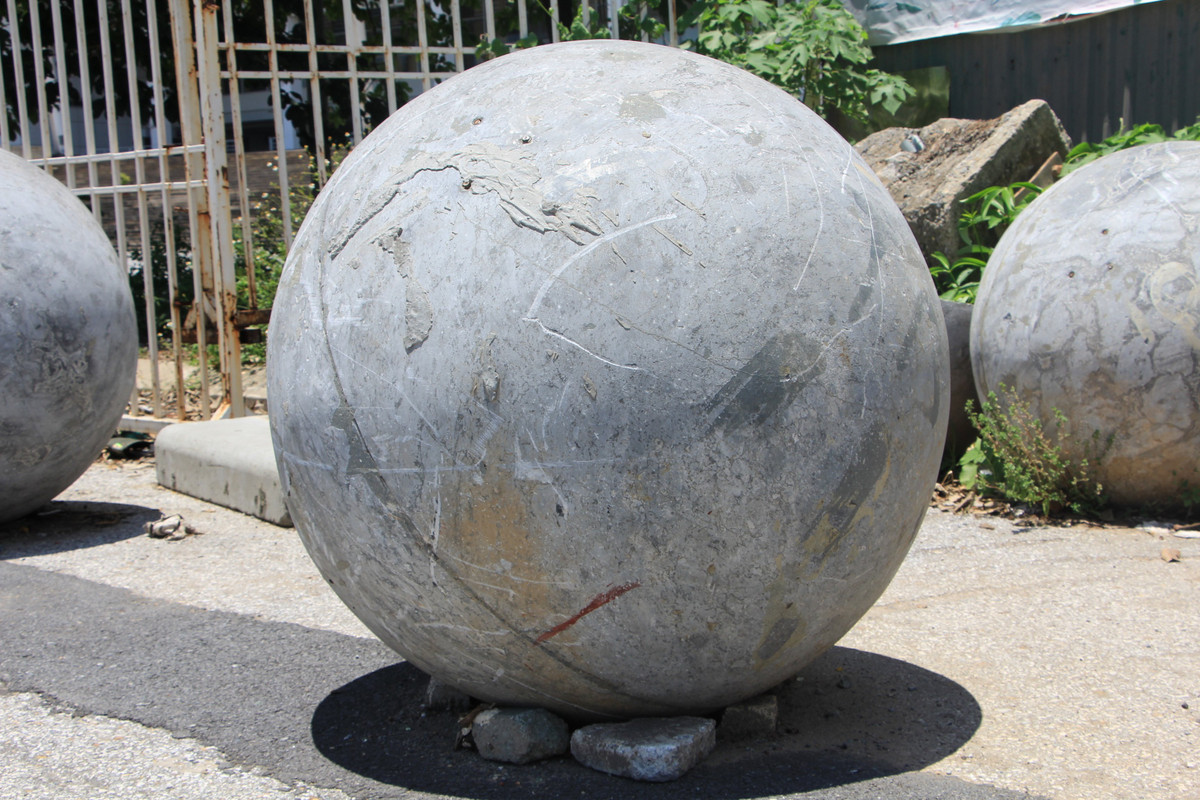 Được biết từ năm 2004 đến 2014, Việt Nam hòa 3 trận và thua 2 ở bán kết AFF Cup diễn ra trên SVĐ Mỹ Đình. Đội tuyển bóng đá Việt Nam thường không có được kết quả thuận lợi khi chơi trên sân Mỹ Đình.