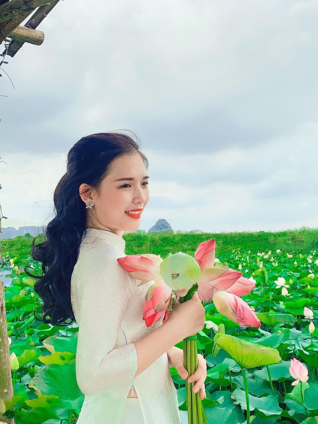 Là một người trẻ Mỵ luôn mong muốn được đi nhiều và làm thật nhiều những gì có thể. Bởi phương châm sống của cô: “Sống là cho đi, đâu chỉ nhận riêng mình”.