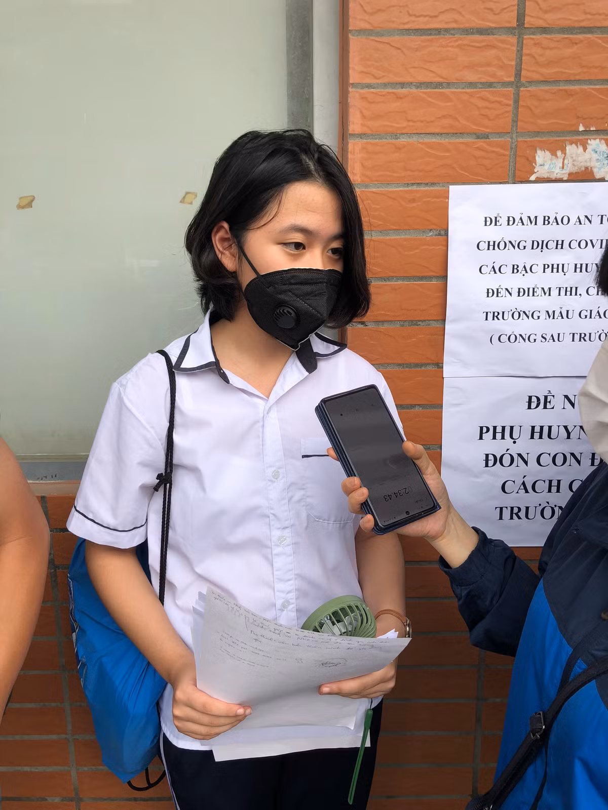 Thi sinh thi vao lop 10 tai Ha Noi tu tin dat diem cao 2 mon dau tien-Hinh-3