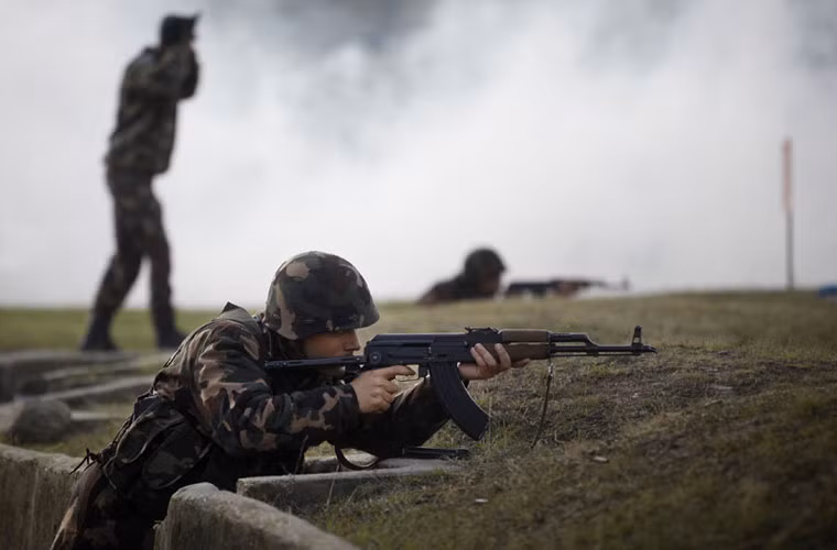 Vì là một quốc gia không có biển nên Quân đội Hungary chỉ có hai quân chủng gồm Lục quân và Hải quân. Trong đó, Lục quân Hungary là thành phần đông đảo và mạnh mẽ nhất của Quân đội Hungary hiện nay.
