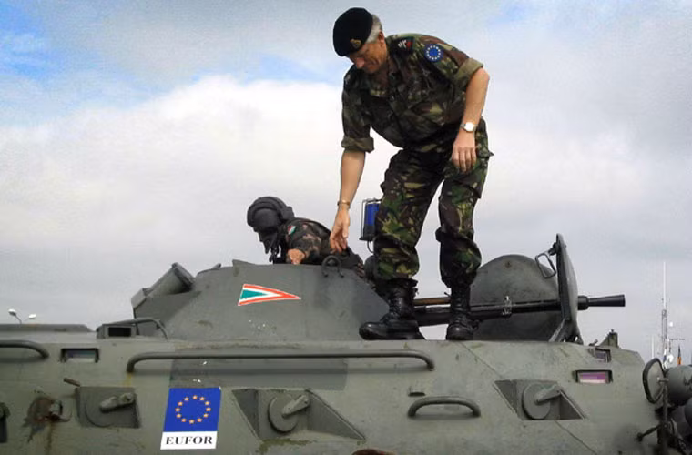 Chiếm số lượng đông đảo nhất trong lực lượng tăng - thiết giáp Hungary là các xe bọc thép chở quân BTR-80 do Liên Xô sản xuất. Số lượng 593 chiếc đưa Hungary trở thành quốc gia dùng BTR-80 nhiều thứ 2 thế giới.