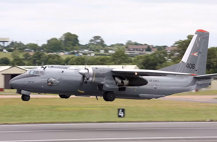 Không quân vận tải có 5 chiếc máy bay gồm 2 An-26 và 3 C-17A. Tuy nhiên, chiếc vận tải cơ hạng nặng C-17A hiện chủ yếu tham gia hoạt động quốc tế của NATO.