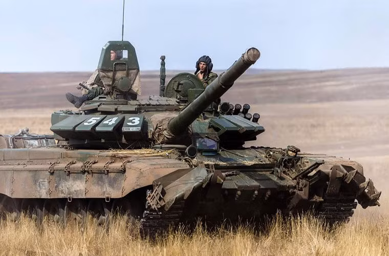 Xe tăng T-72B3 tham gia cuộc tập trận.