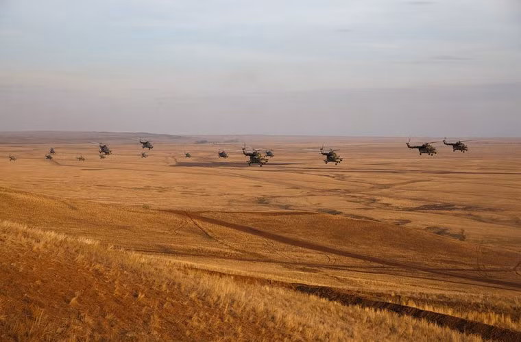 Trực thăng Mi-8 luôn xuất hiện với số lượng lớn khắp thao trường Ural trong những ngày diễn ra cuộc tập trận.