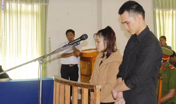 Trần Thị Tuyết Hương là người tận mắt chứng kiến cảnh Đức ra tay sát hại chồng mình, nhưng đã không kêu, sau đó cũng không tố giác, chấp nhận phi tang xác chồng cùng Đức. Nguyễn Thành Đức dùng chăn quấn xác anh Hành rồi vác ra vườn cà phê cách nhà khoảng 40 m đào hố chôn giấu. Tuy nhiên, do sợ bị phát hiện, nên khuya ngày hôm sau, đối tượng này ra đào xác nạn nhân lên, dùng xe máy chở về rẫy cà phê của một gia đình gần nhà y ở thôn Bình An đào hố chôn giấu. Sau này, tòa đã tuyên phạt Nguyễn Thành Đức tử hình về tội giết người, Trần Thị Tuyết Hương 3 năm tù giam về tội che giấu tội phạm.