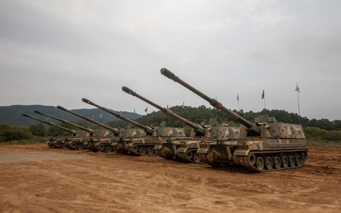 Họ đã nhập khẩu rất nhiều vũ khí tối tân như xe tăng chiến đấu chủ lực Leopard 2A6, hệ thống tên lửa phòng không tầm trung NASAM, tên lửa chống tăng Javelin...