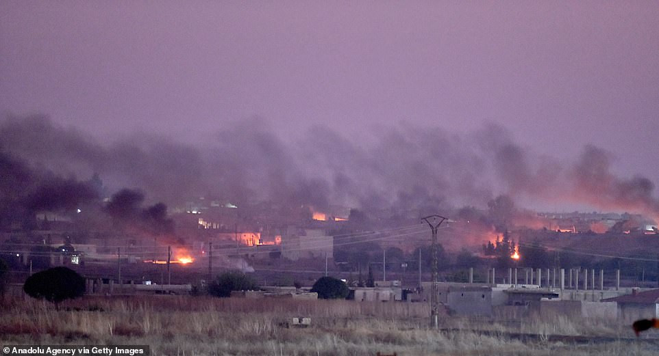 Theo văn phòng báo chí của Lực lượng Dân chủ Syria (SDF), ít nhất 3 chiến binh người Kurd và 5 dân thường đã thiệt mạng cùng hàng chục người bị thương trong chiến dịch bắn phá diễn ra ngày hôm qua của quân đội Thổ Nhĩ Kỳ ở khu vực biên giới nằm trong lãnh thổ Syria.